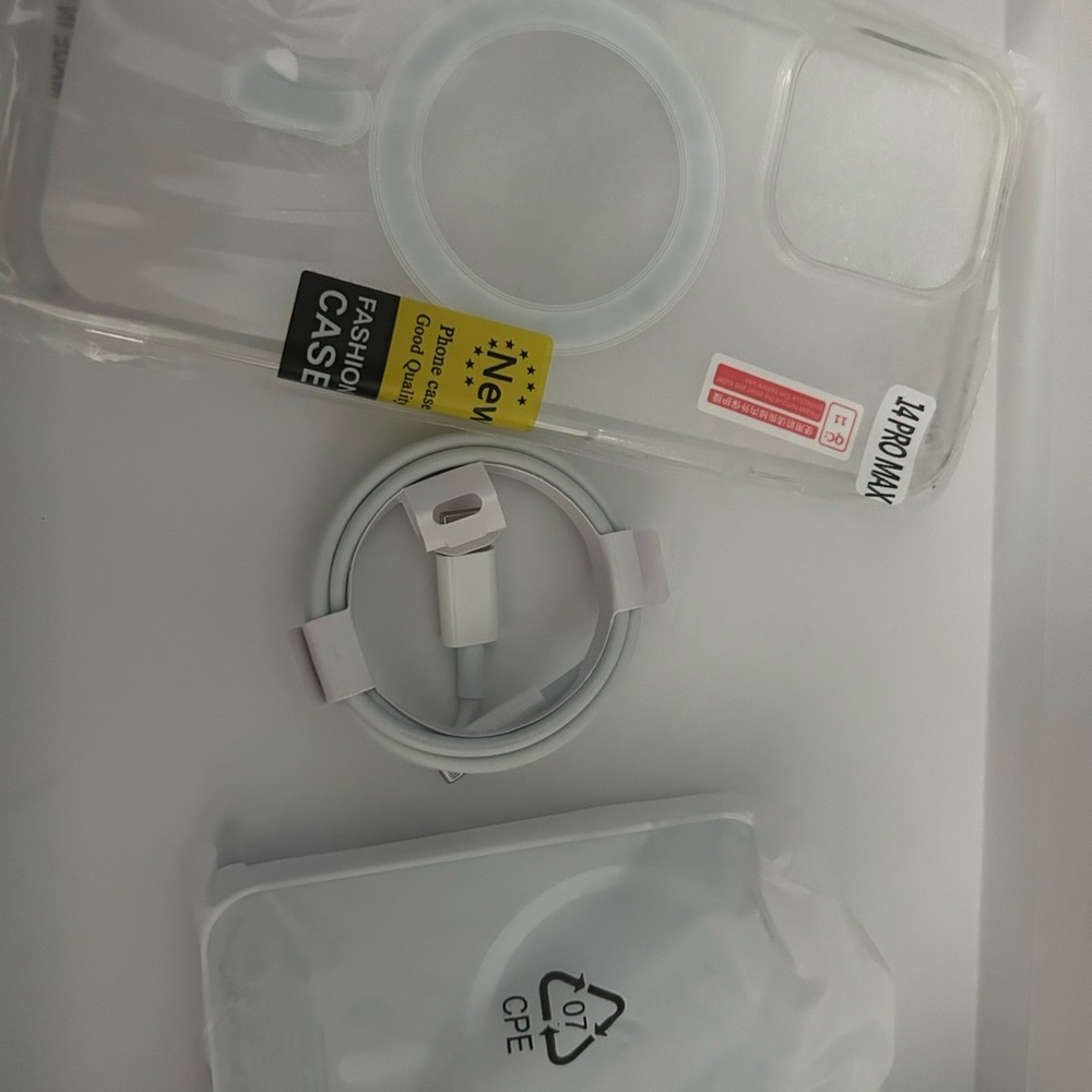 14 pro max case, charger and power bank